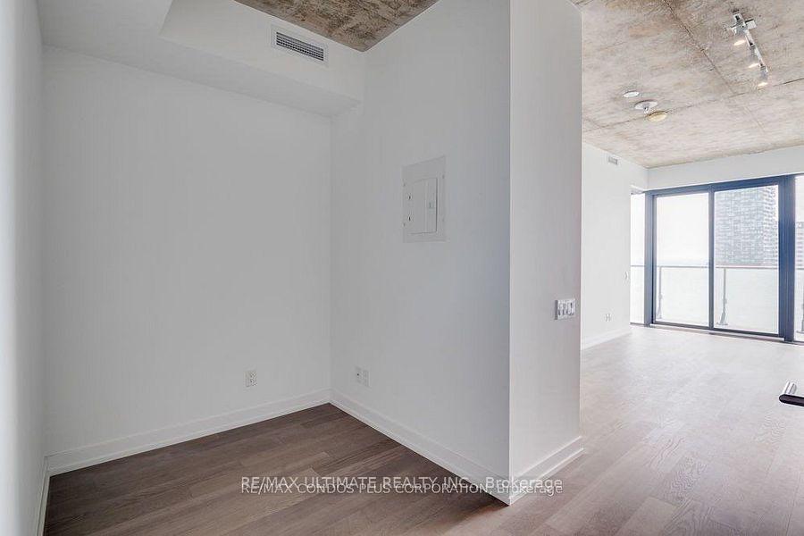 Photo 6 of Unit 3512, 161 Roehampton Avenue, Toronto, Mount Pleasant West — HOMEH