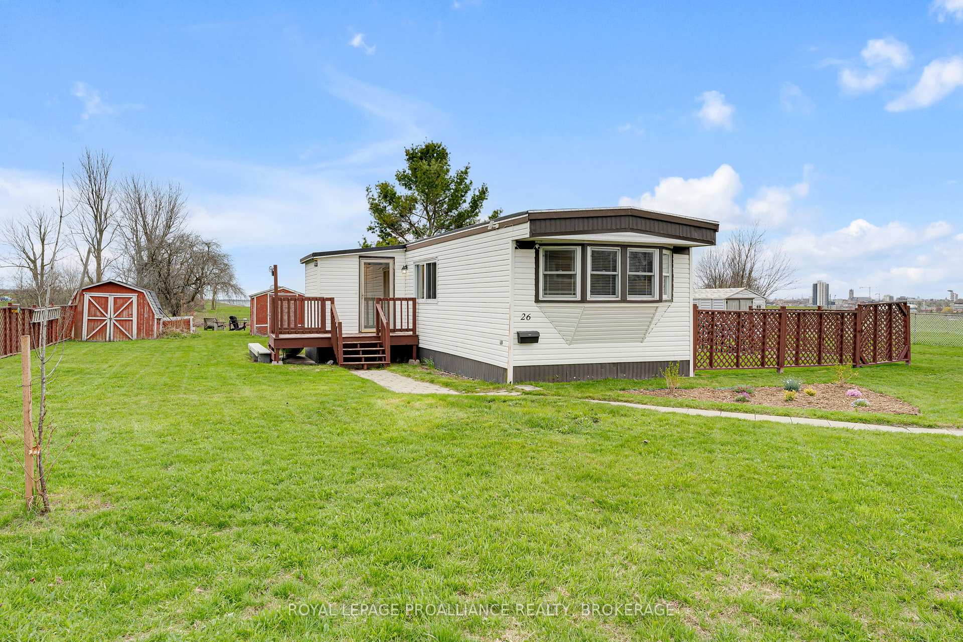 Photo 3 of 26 Kapyong Crescent, Kingston, Kingston East (Incl CFB Kingston) — HOMEH