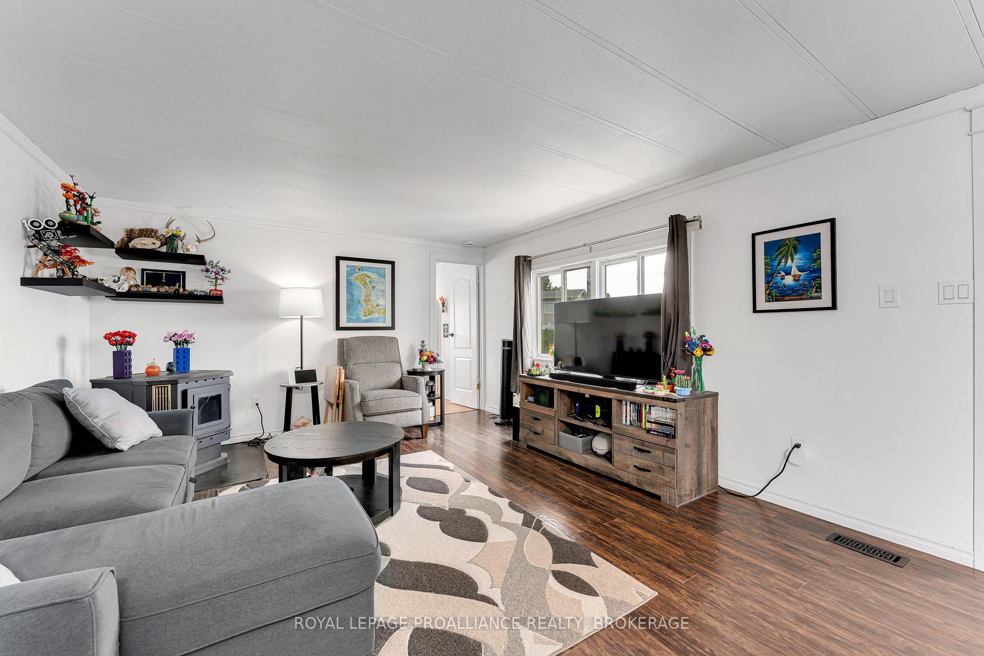 Photo 7 of 26 Kapyong Crescent, Kingston, Kingston East (Incl CFB Kingston) — HOMEH