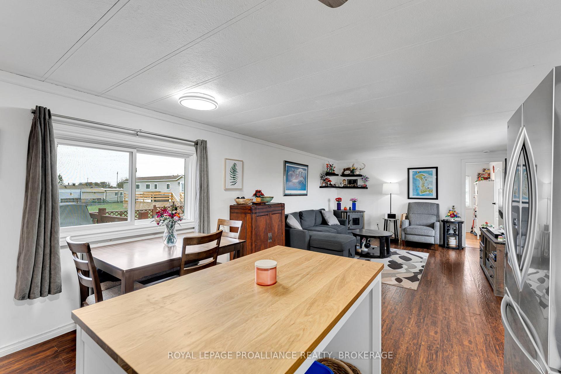 Photo 14 of 26 Kapyong Crescent, Kingston, Kingston East (Incl CFB Kingston) — HOMEH
