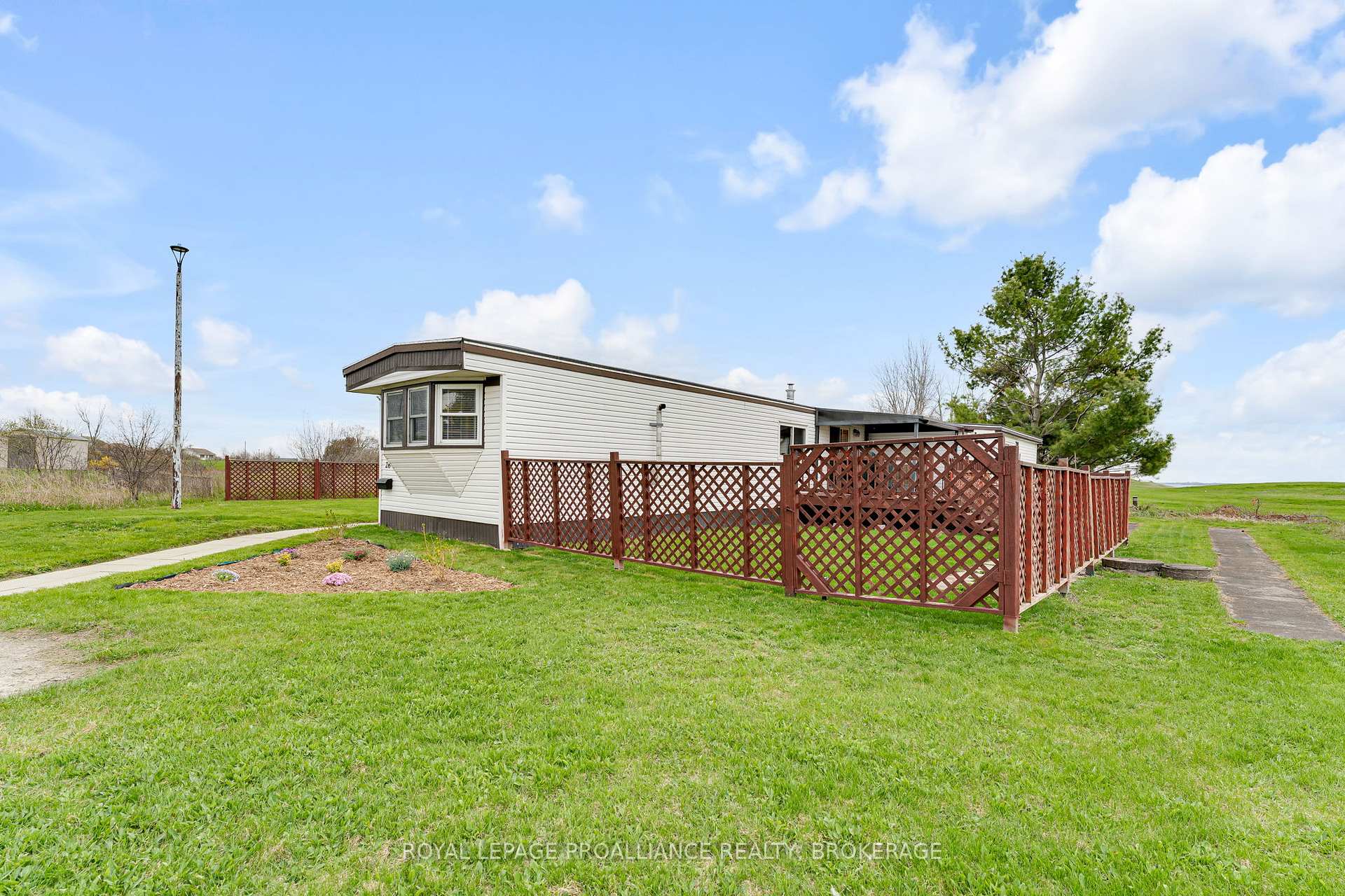 Photo 32 of 26 Kapyong Crescent, Kingston, Kingston East (Incl CFB Kingston) — HOMEH
