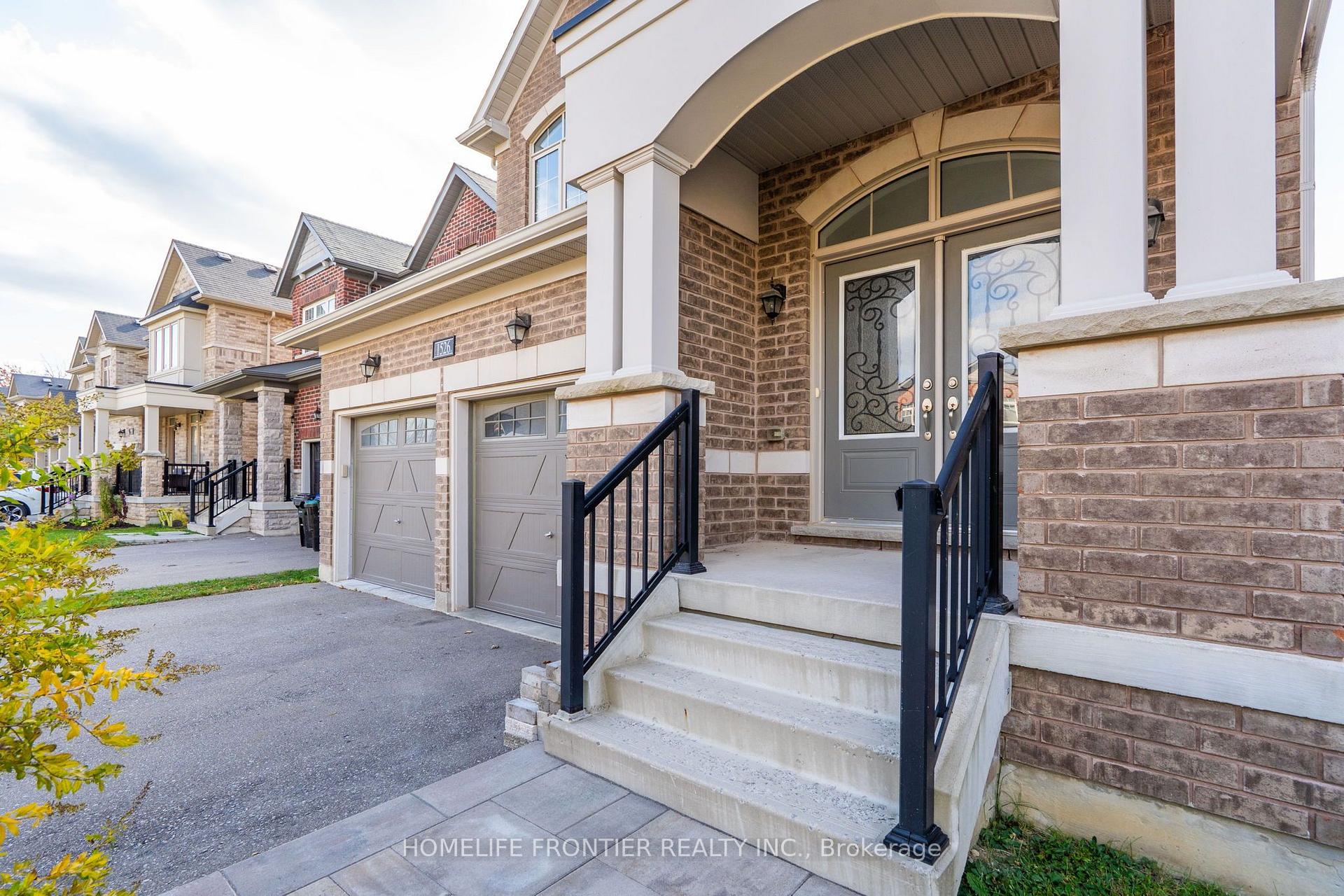 Photo 2 of 1526 Farrow Crescent, Innisfil, Rural Innisfil — HOMEH