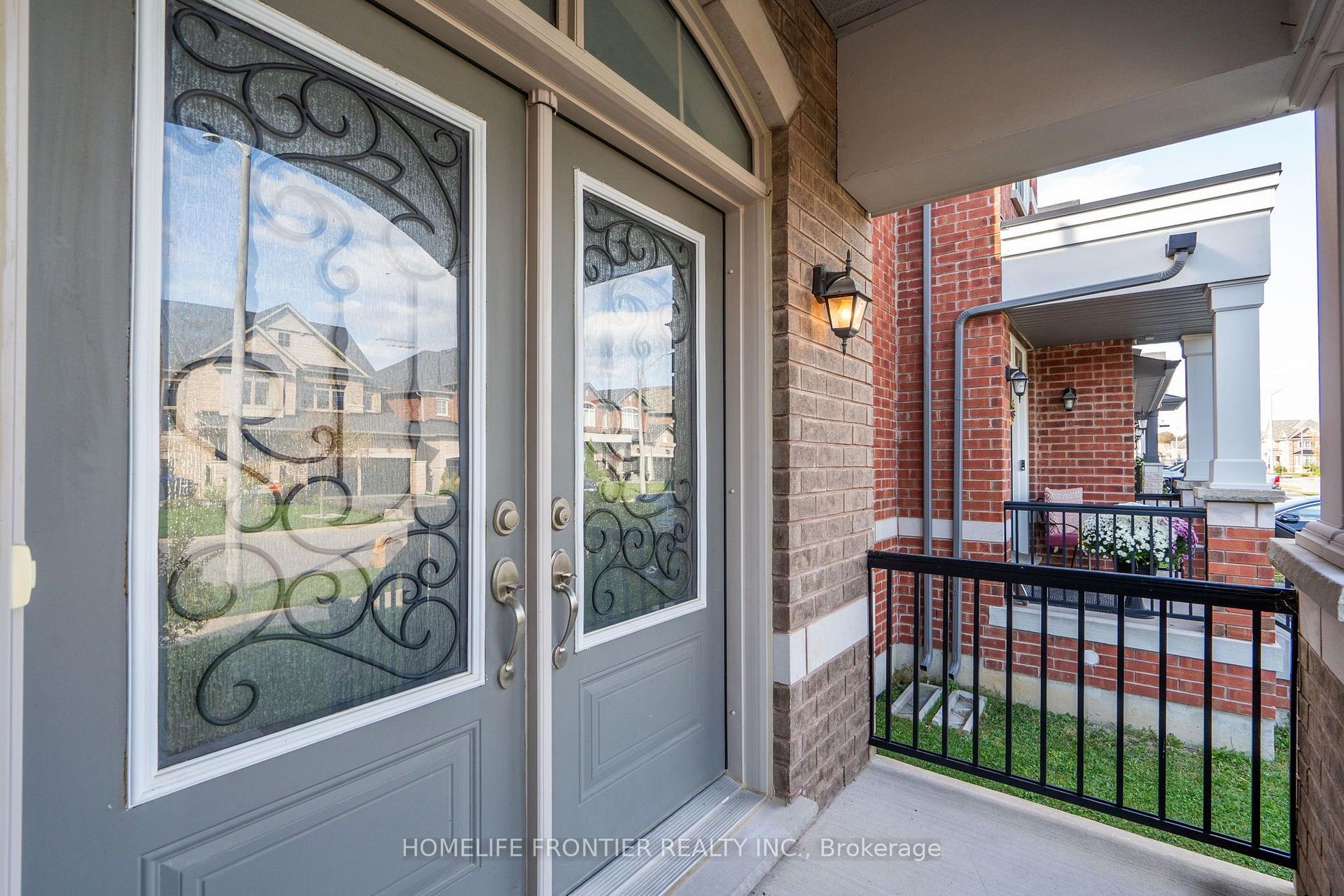 Photo 3 of 1526 Farrow Crescent, Innisfil, Rural Innisfil — HOMEH