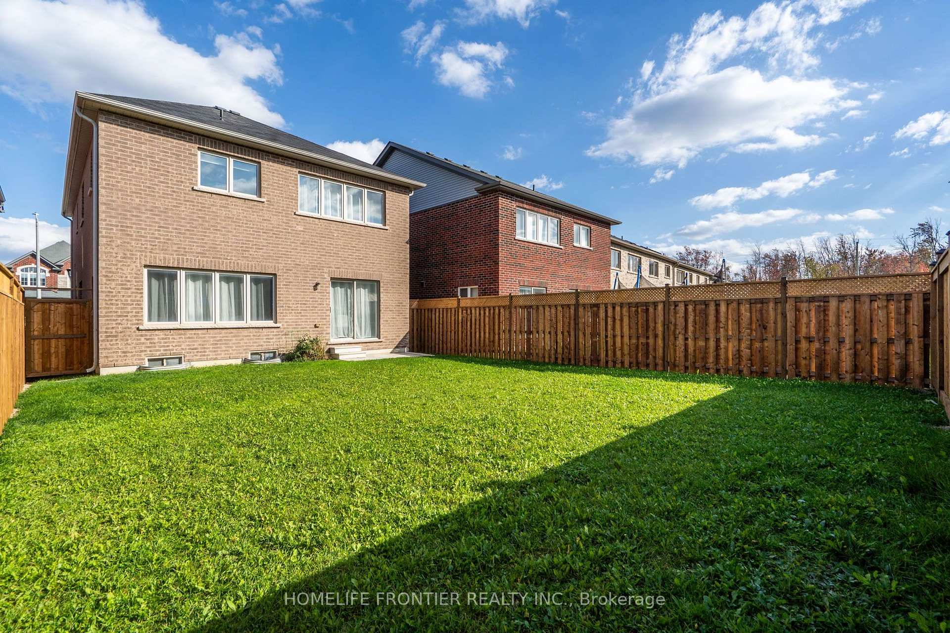 Photo 40 of 1526 Farrow Crescent, Innisfil, Rural Innisfil — HOMEH