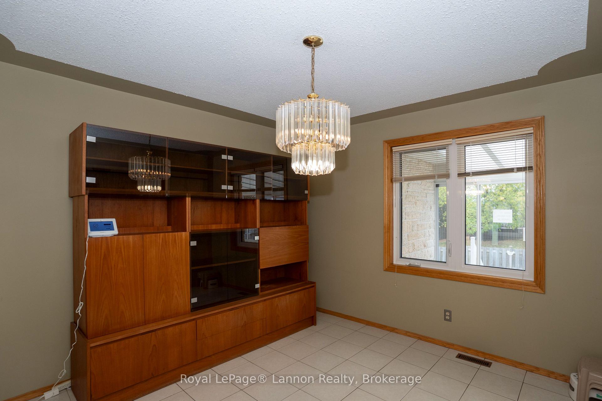 Photo 16 of 101 Suncrest Place, Thunder Bay, Dawson Heights — HOMEH