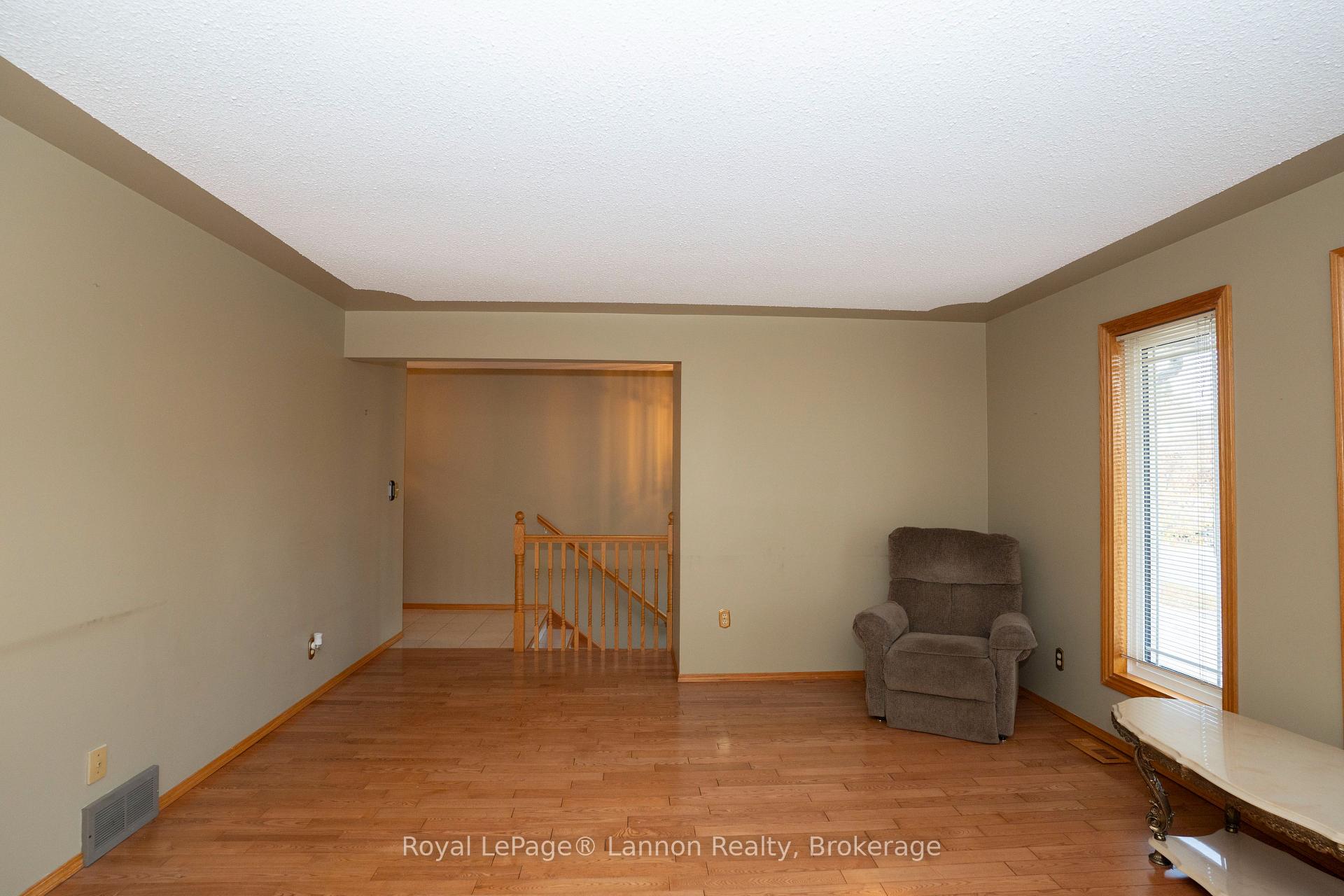 Photo 17 of 101 Suncrest Place, Thunder Bay, Dawson Heights — HOMEH