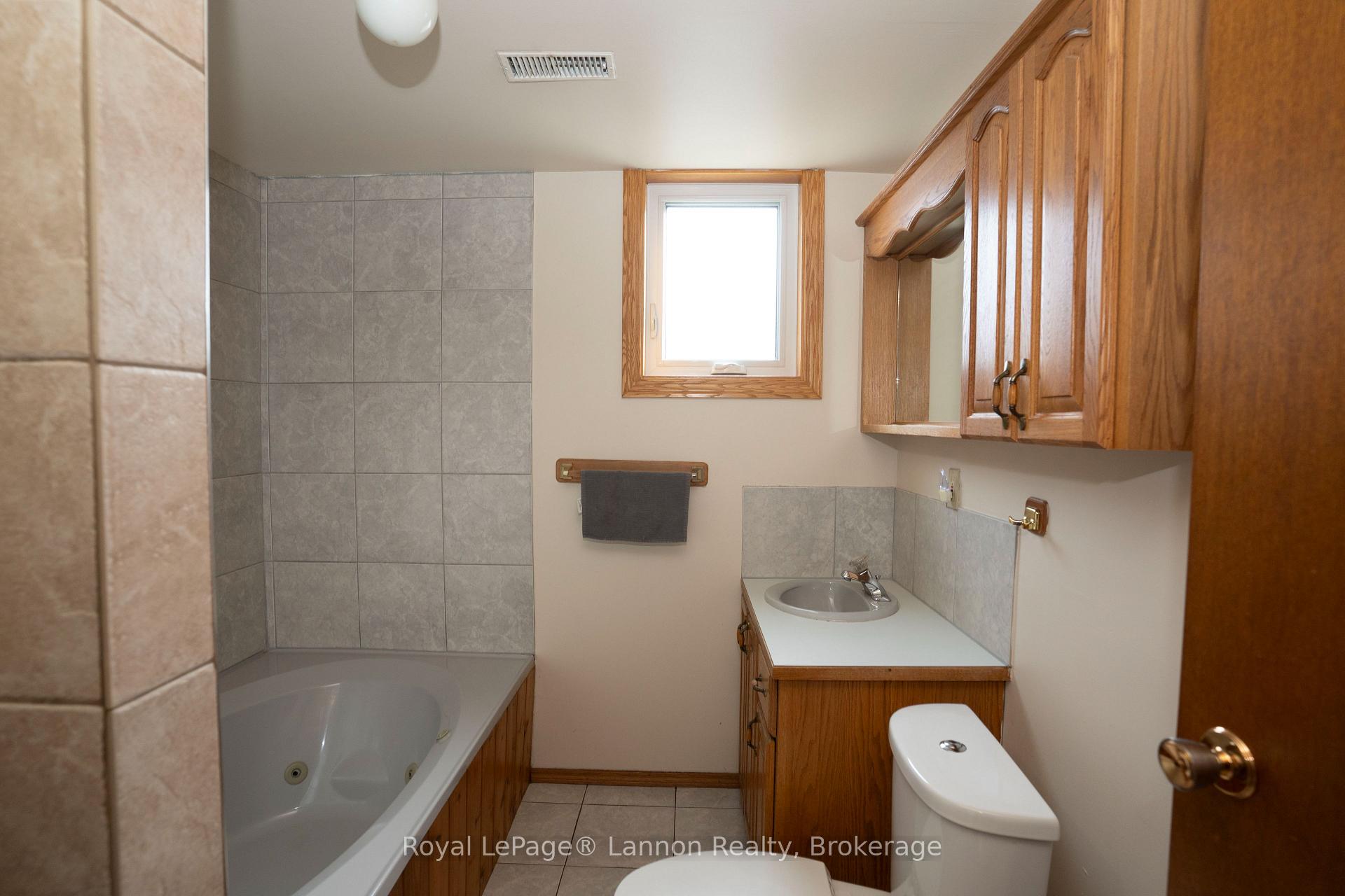 Photo 25 of 101 Suncrest Place, Thunder Bay, Dawson Heights — HOMEH