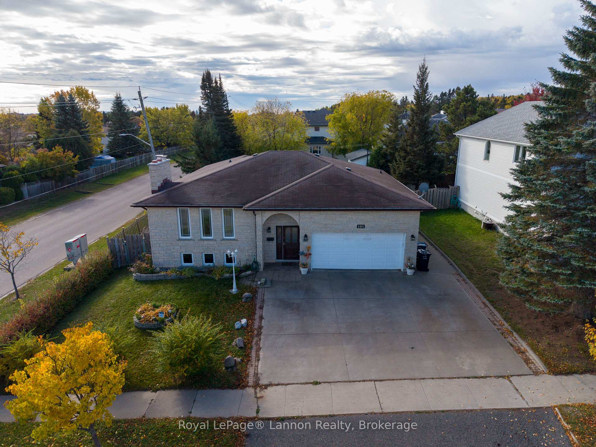 Photo 48 of 101 Suncrest Place, Thunder Bay, Dawson Heights — HOMEH
