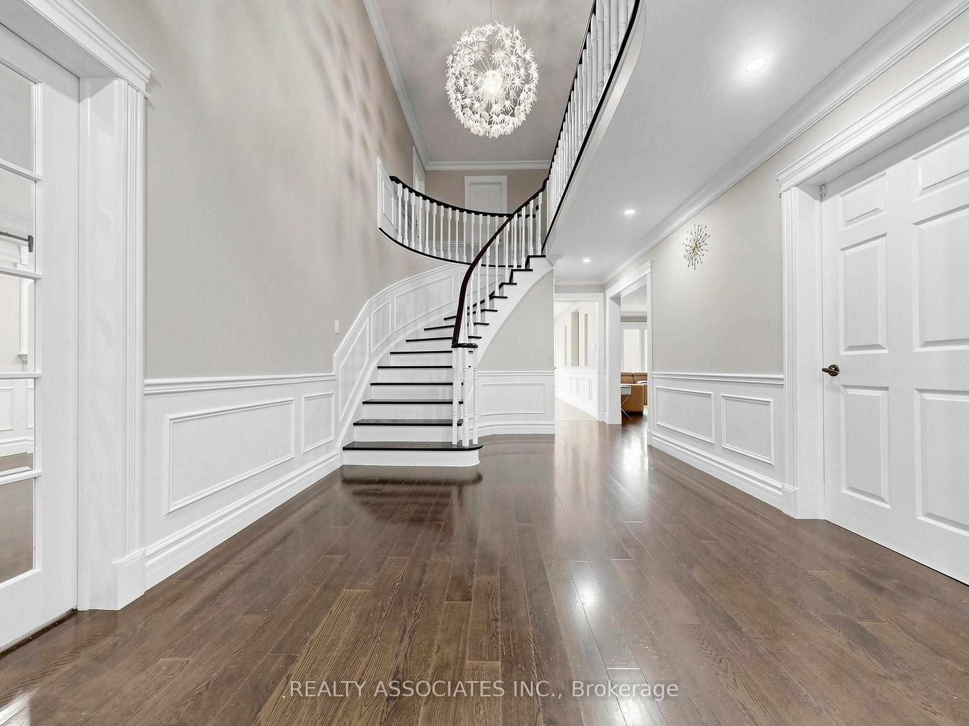 Photo 17 of 96 Zinnia Place S, Vaughan, West Woodbridge — HOMEH