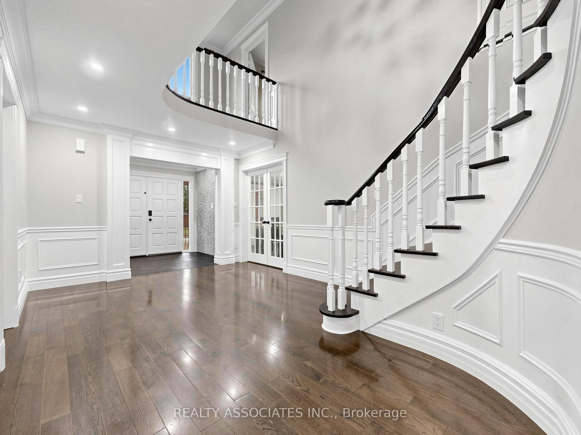 Photo 18 of 96 Zinnia Place S, Vaughan, West Woodbridge — HOMEH