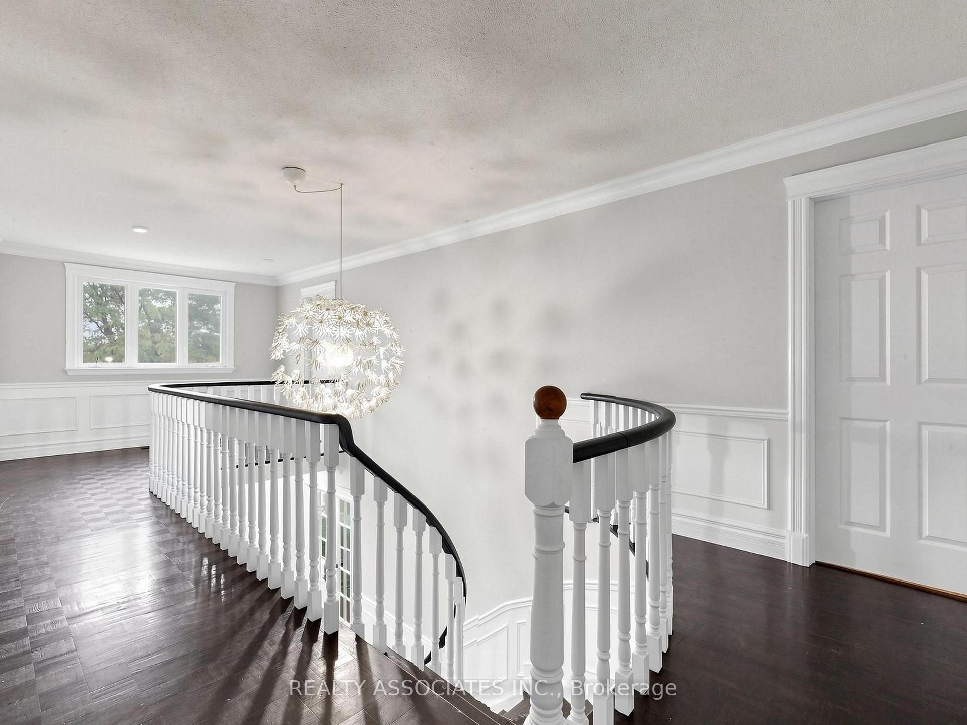 Photo 19 of 96 Zinnia Place S, Vaughan, West Woodbridge — HOMEH