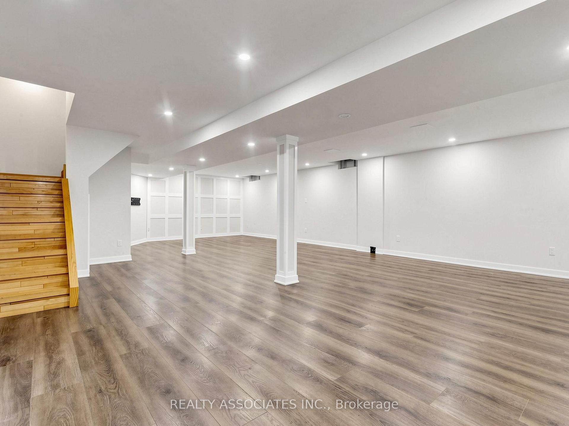 Photo 27 of 96 Zinnia Place S, Vaughan, West Woodbridge — HOMEH