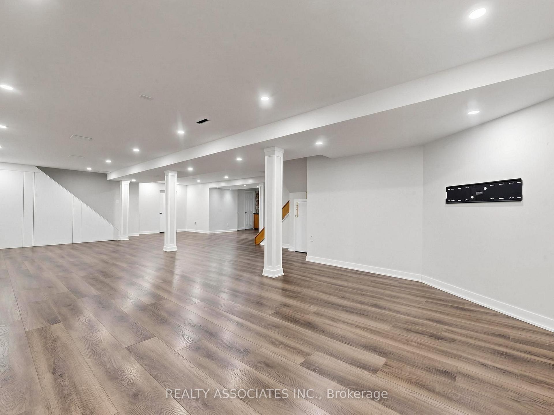Photo 29 of 96 Zinnia Place S, Vaughan, West Woodbridge — HOMEH