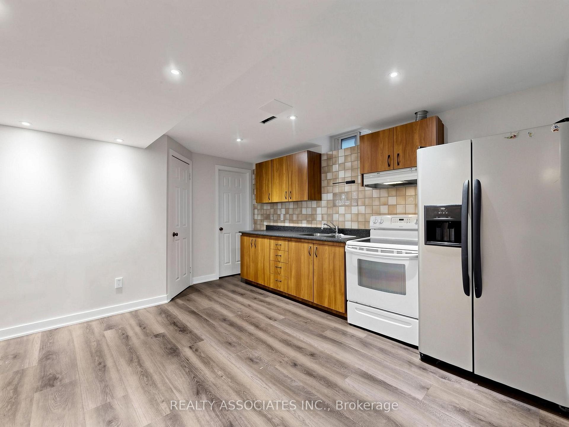 Photo 30 of 96 Zinnia Place S, Vaughan, West Woodbridge — HOMEH