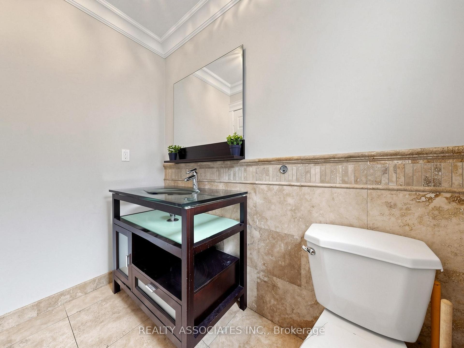 Photo 32 of 96 Zinnia Place S, Vaughan, West Woodbridge — HOMEH