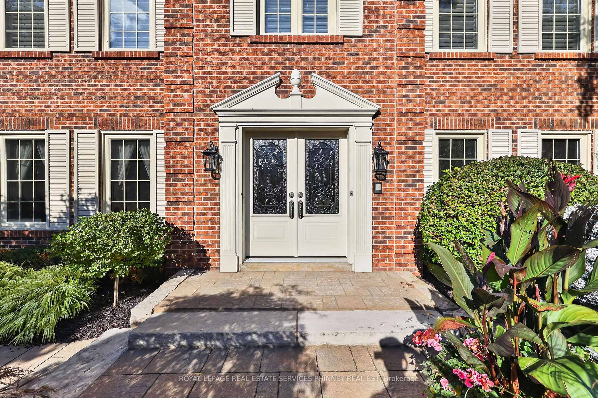 Photo 4 of 3453 Sawmill Valley Drive, Mississauga, Erin Mills — HOMEH