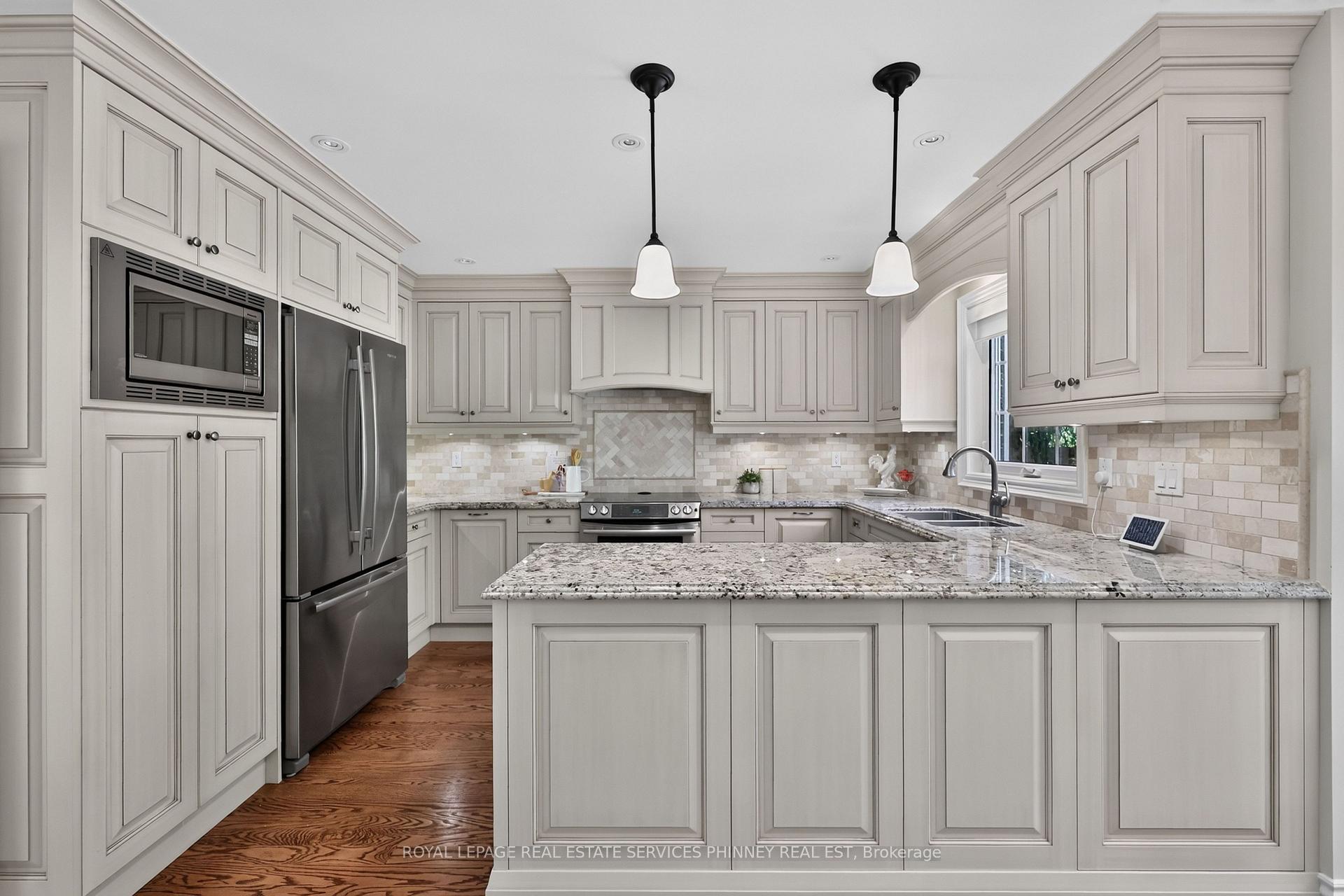 Photo 11 of 3453 Sawmill Valley Drive, Mississauga, Erin Mills — HOMEH