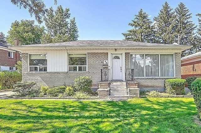 Photo 1 of Unit (Lower Level), 43 Boothbay Crescent, Newmarket, Central Newmarket — HOMEH