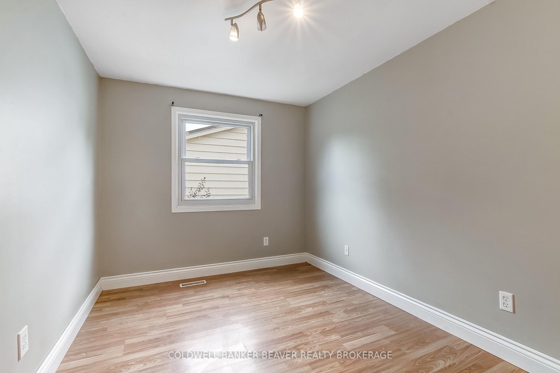 Photo 11 of 39 South Edgeware Road, St. Thomas — HOMEH