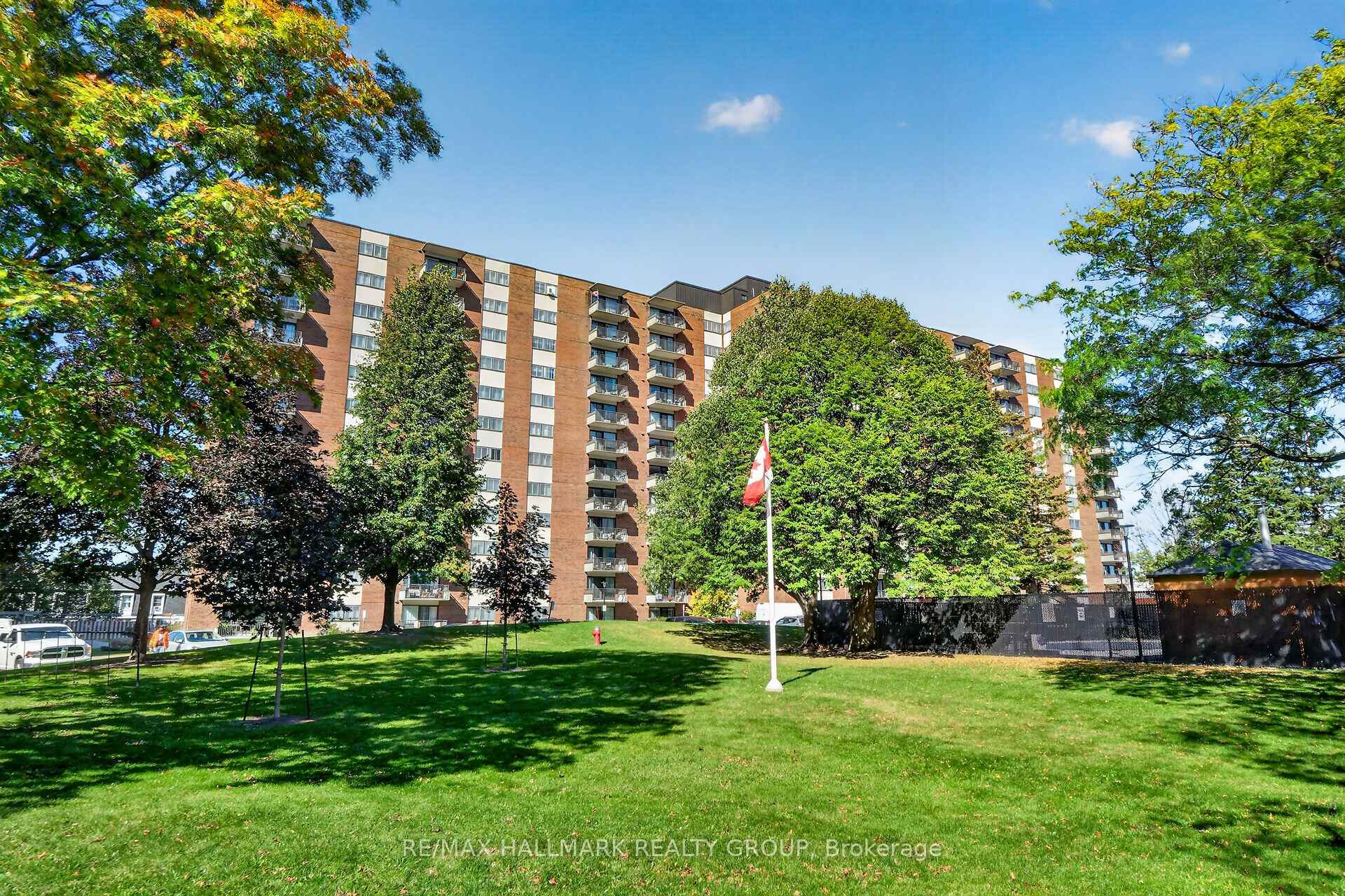 Photo of Unit 114, 1485 Baseline Road