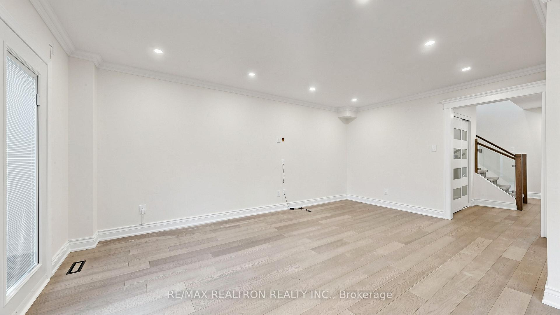 Photo 6 of 72 Halfmoon Square, Scarborough, Highland Creek — HOMEH