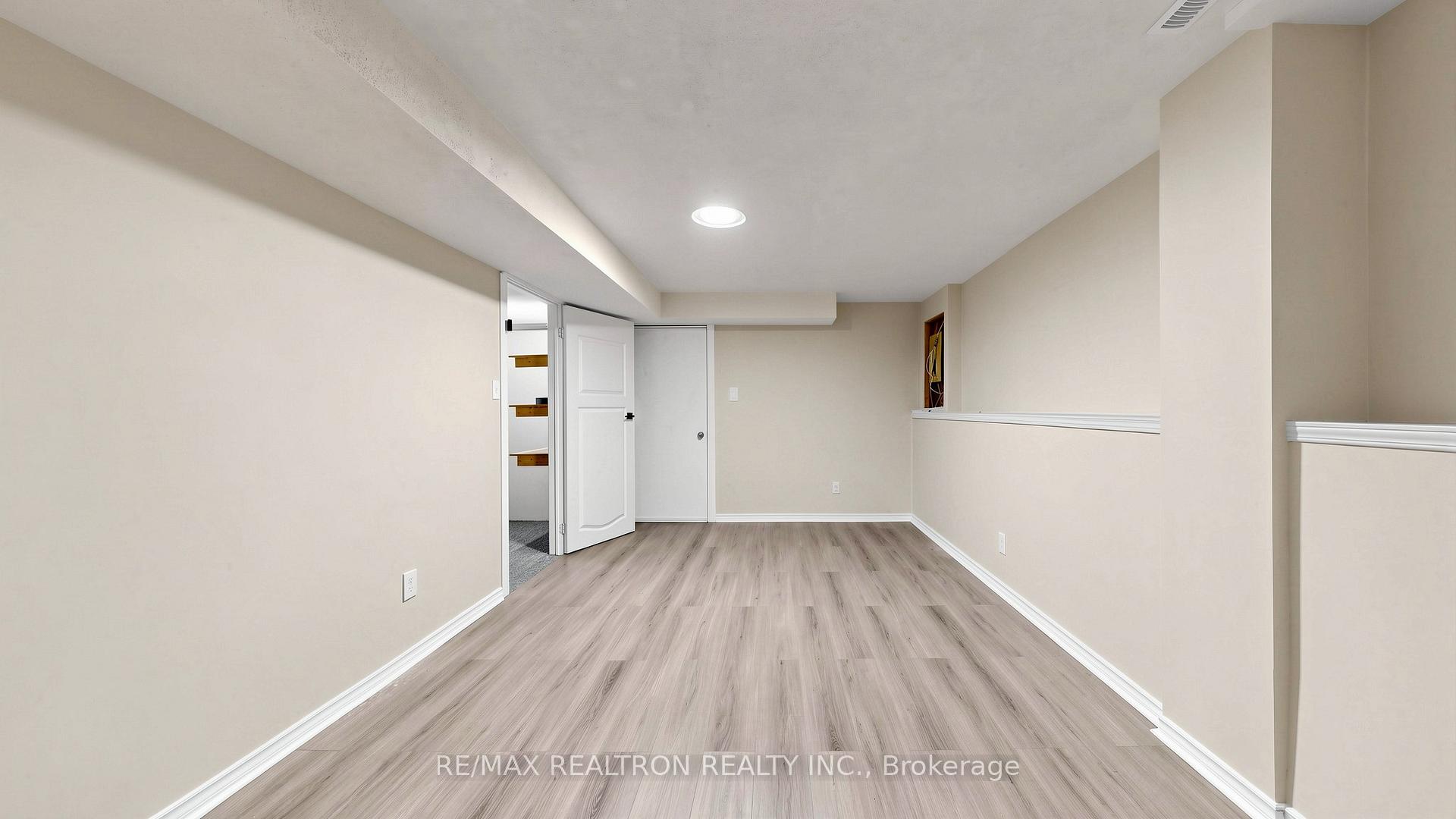 Photo 37 of 72 Halfmoon Square, Scarborough, Highland Creek — HOMEH