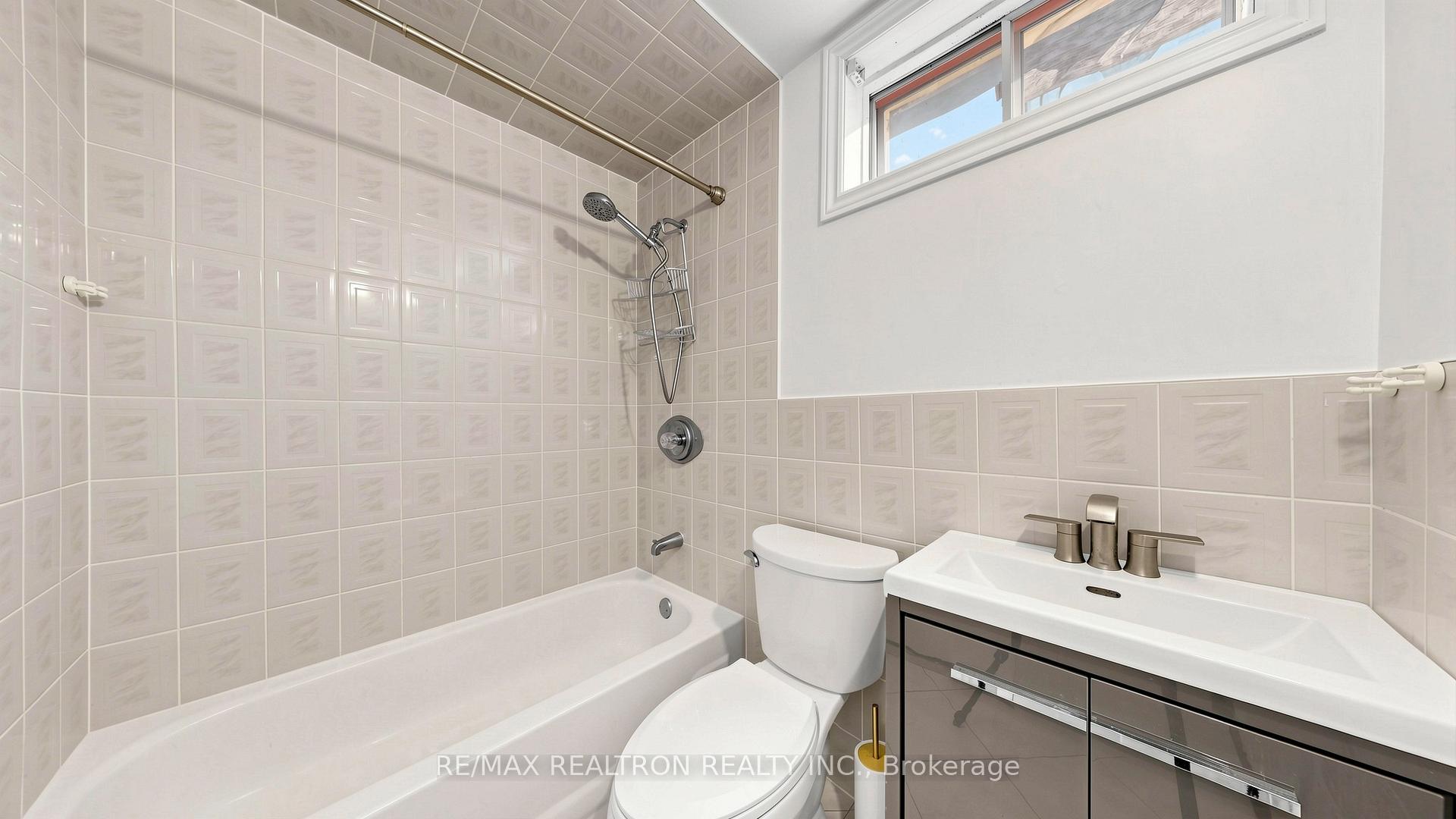 Photo 42 of 72 Halfmoon Square, Scarborough, Highland Creek — HOMEH