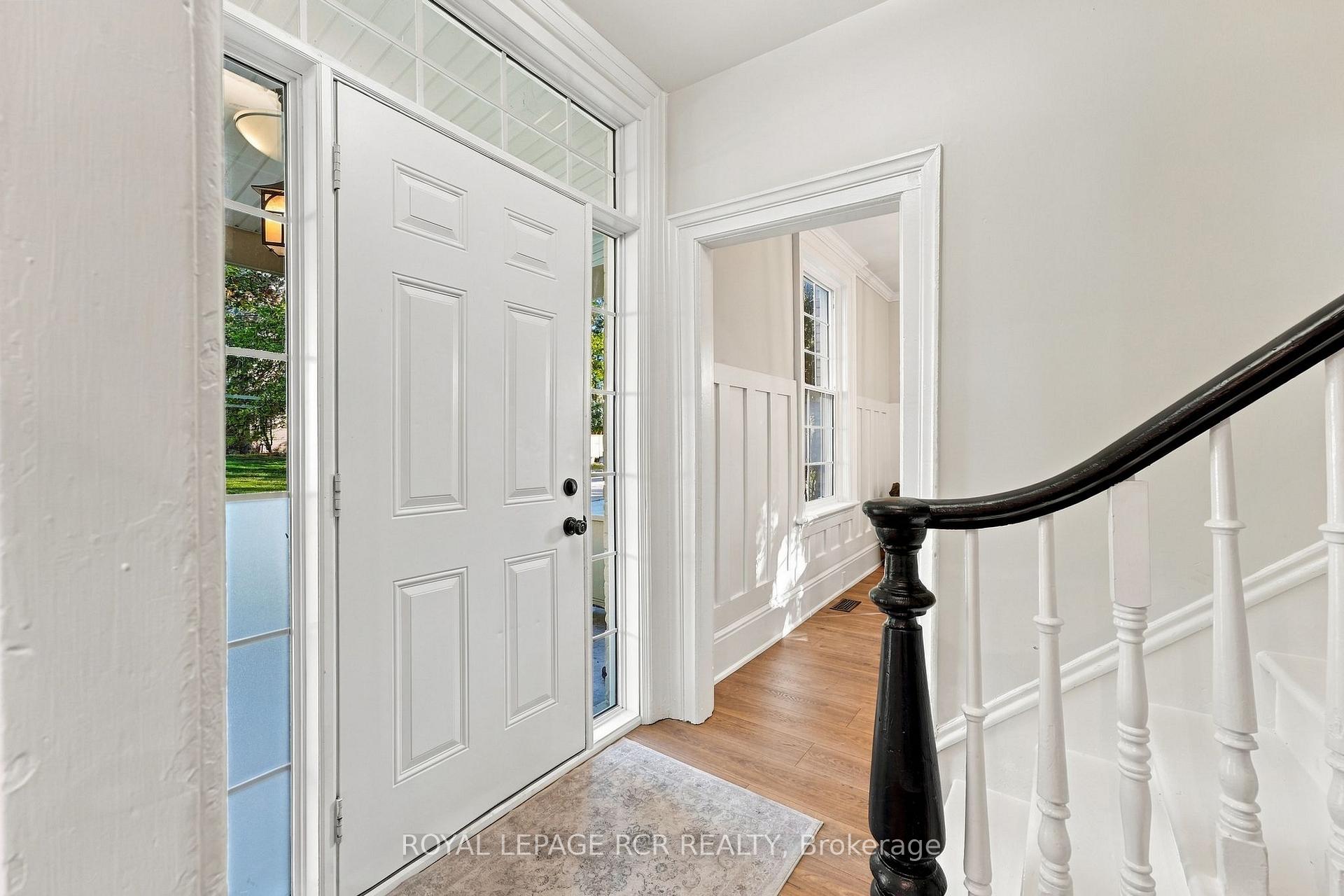 Photo 4 of 35 Metcalfe Street, Aurora, Aurora Village — HOMEH