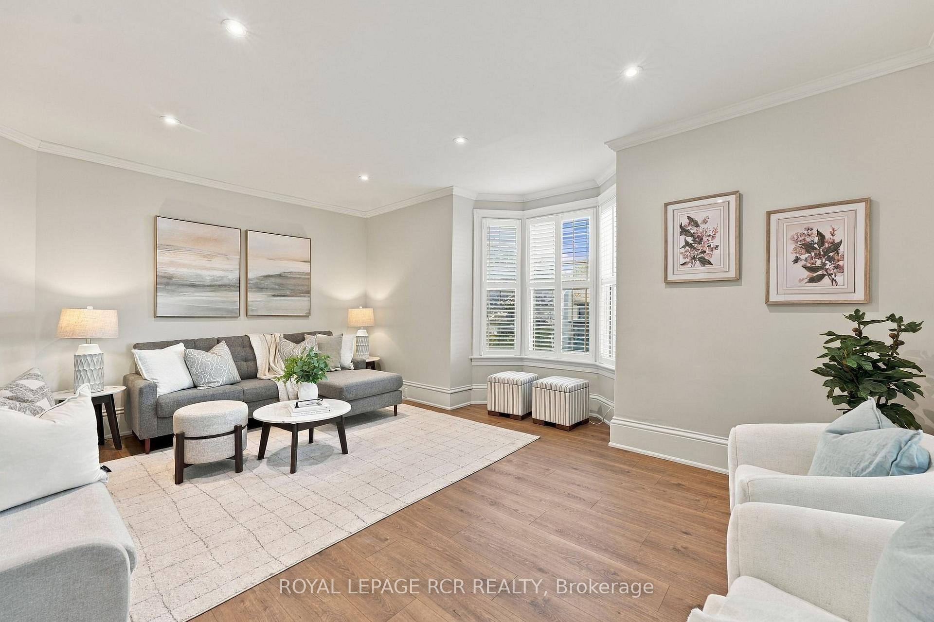 Photo 5 of 35 Metcalfe Street, Aurora, Aurora Village — HOMEH