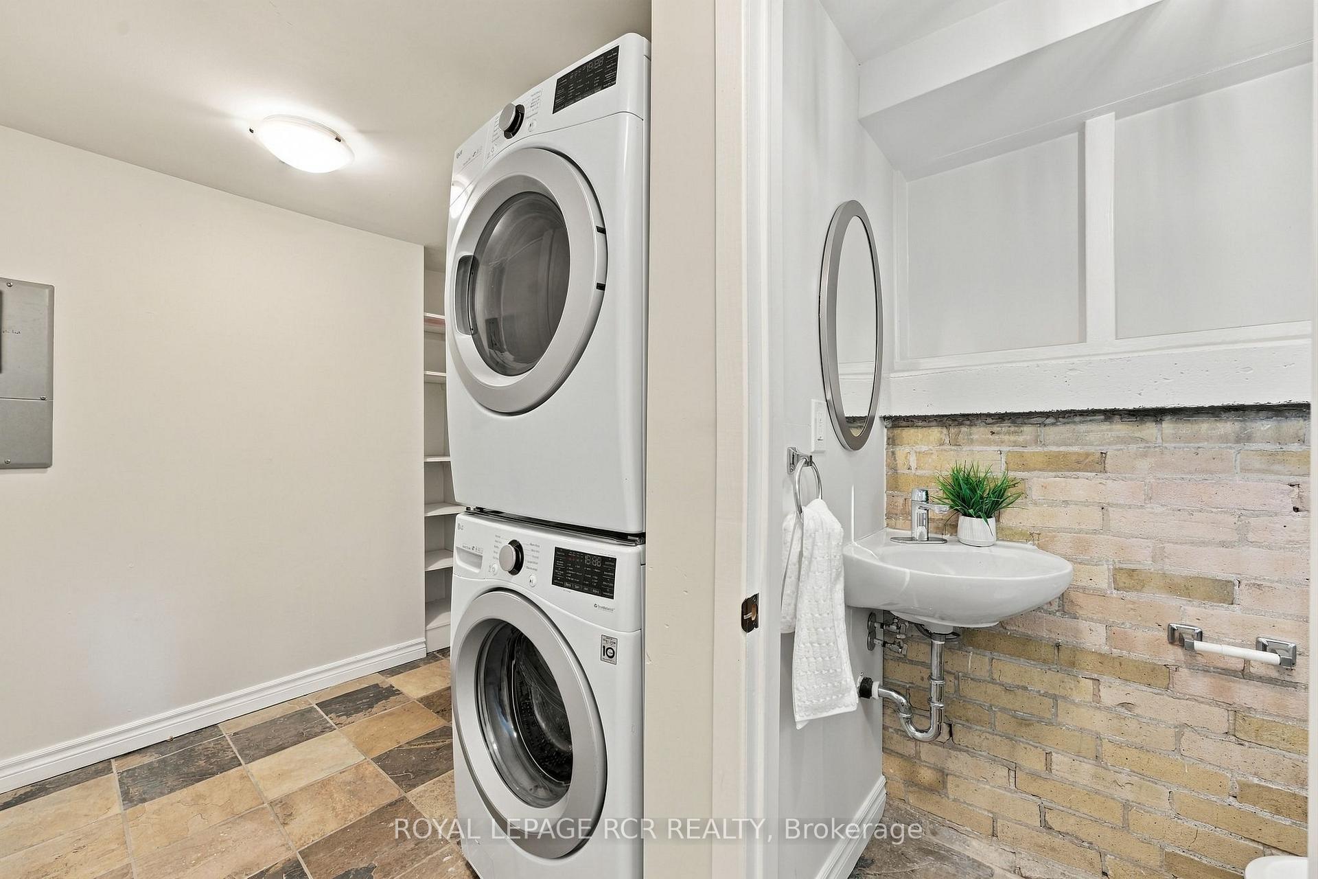 Photo 9 of 35 Metcalfe Street, Aurora, Aurora Village — HOMEH