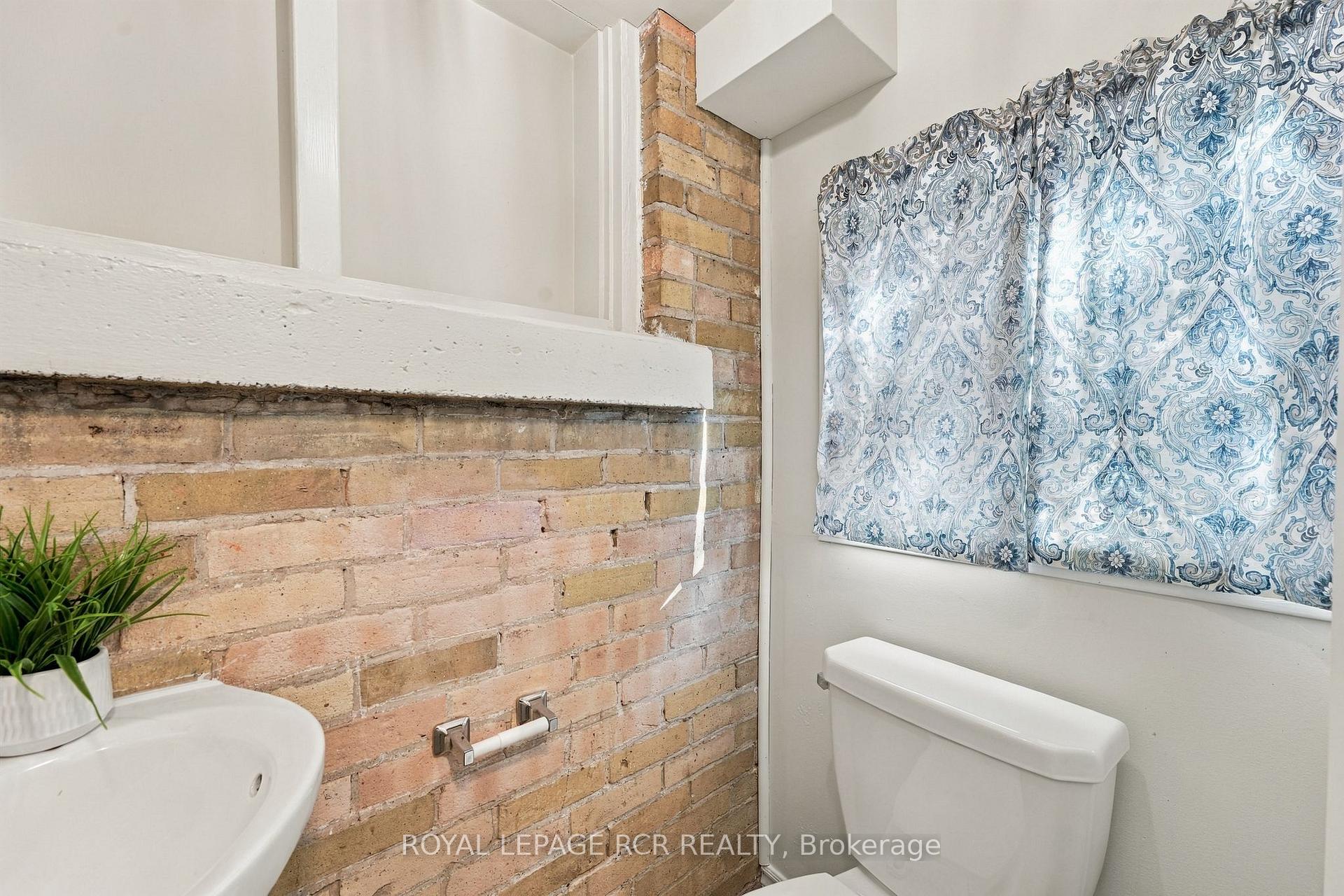 Photo 10 of 35 Metcalfe Street, Aurora, Aurora Village — HOMEH