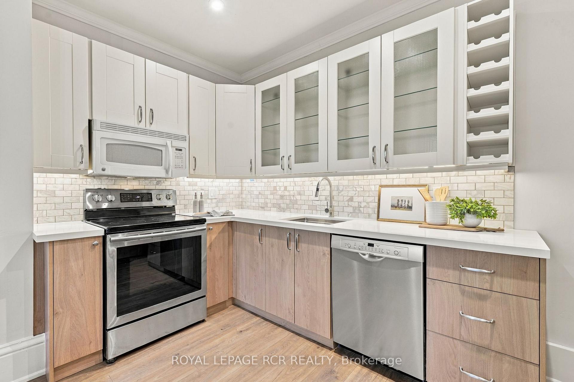 Photo 15 of 35 Metcalfe Street, Aurora, Aurora Village — HOMEH