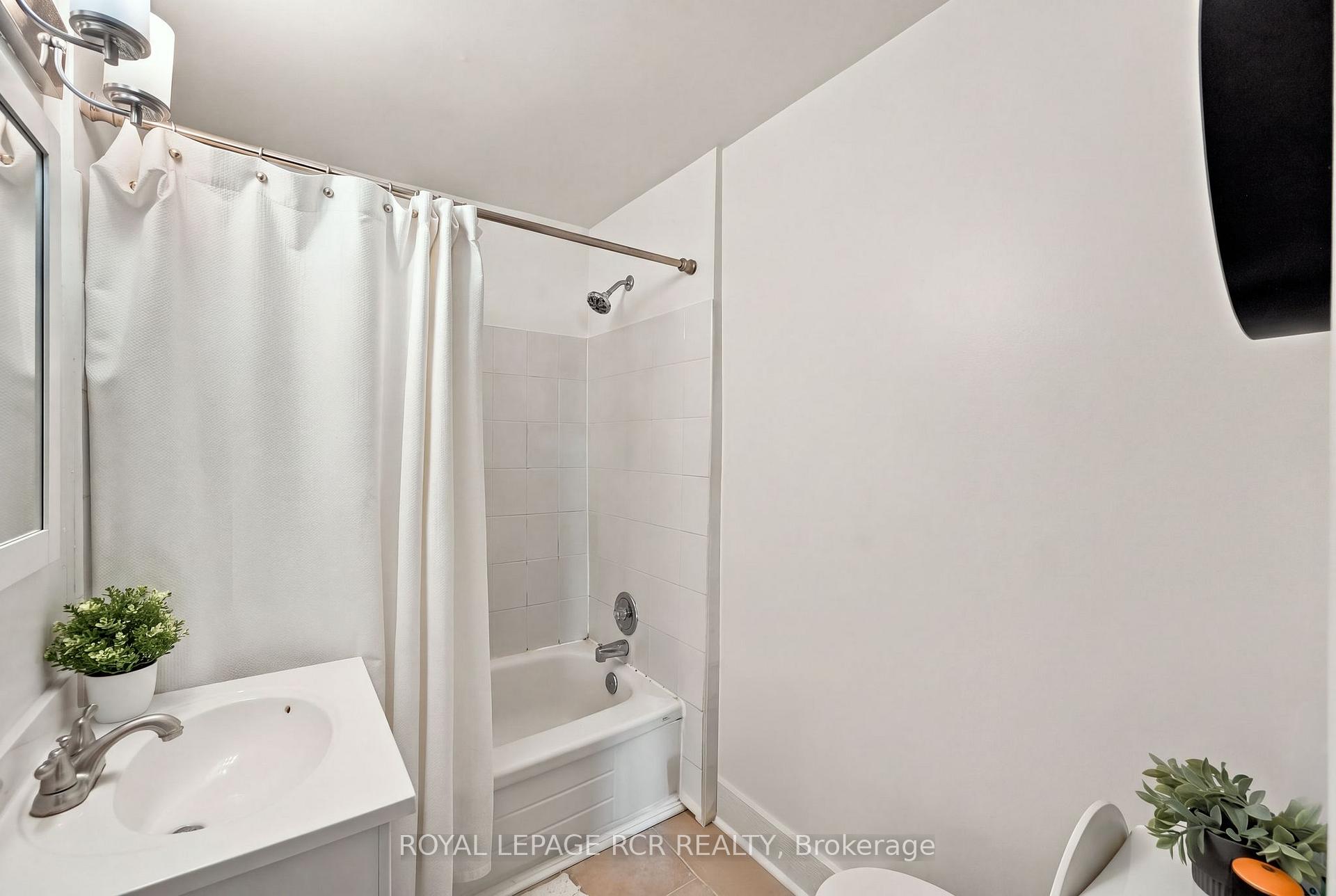 Photo 37 of 35 Metcalfe Street, Aurora, Aurora Village — HOMEH