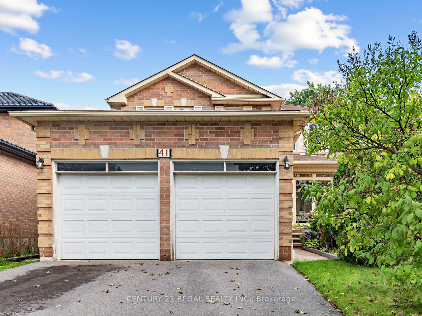 Photo 3 of 41 Coe Drive, Ajax, Central — HOMEH