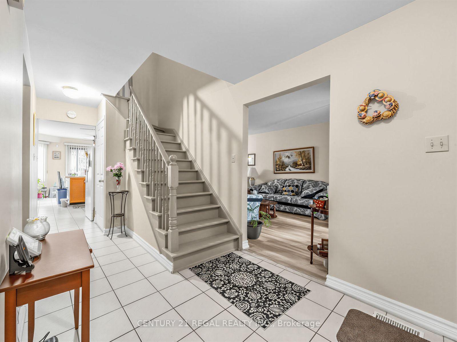 Photo 6 of 41 Coe Drive, Ajax, Central — HOMEH