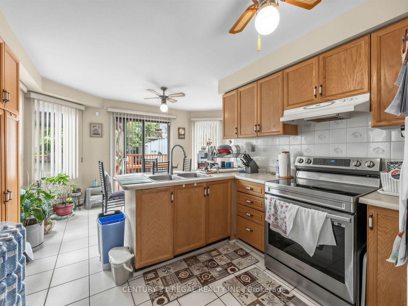 Photo 9 of 41 Coe Drive, Ajax, Central — HOMEH
