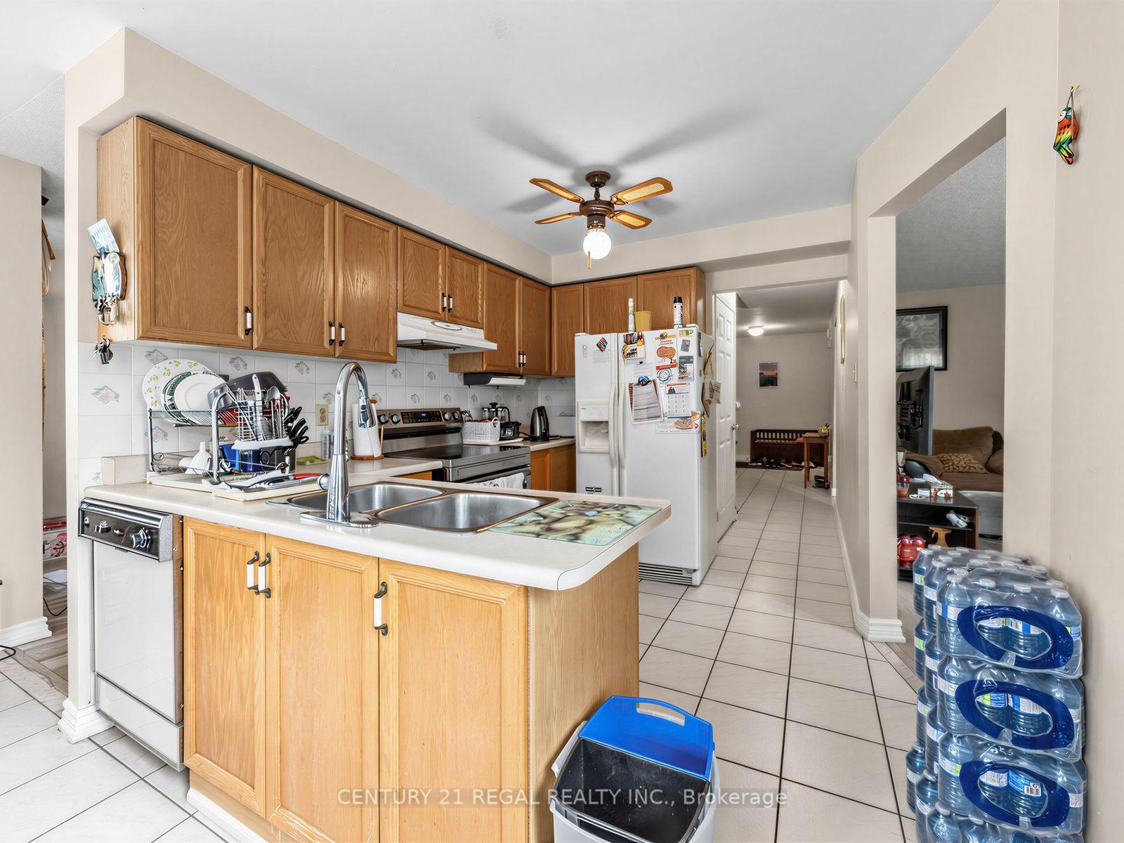 Photo 12 of 41 Coe Drive, Ajax, Central — HOMEH
