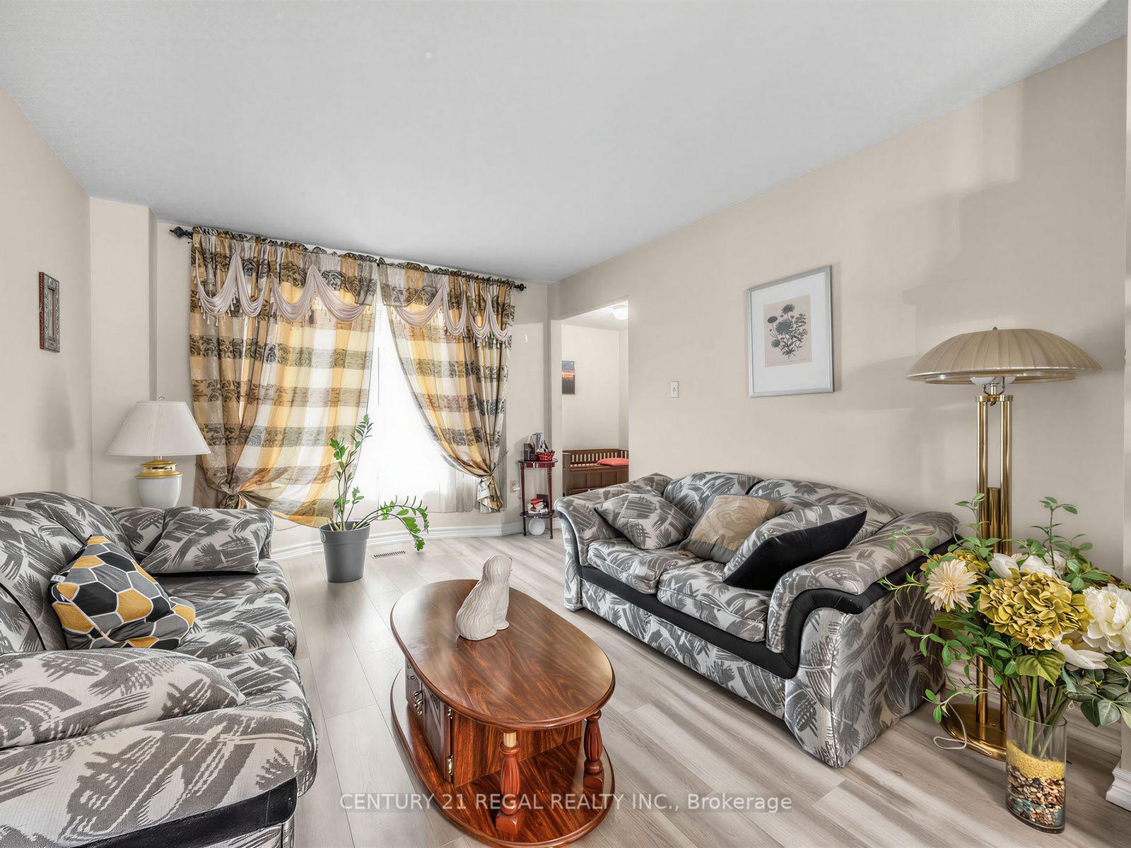 Photo 15 of 41 Coe Drive, Ajax, Central — HOMEH
