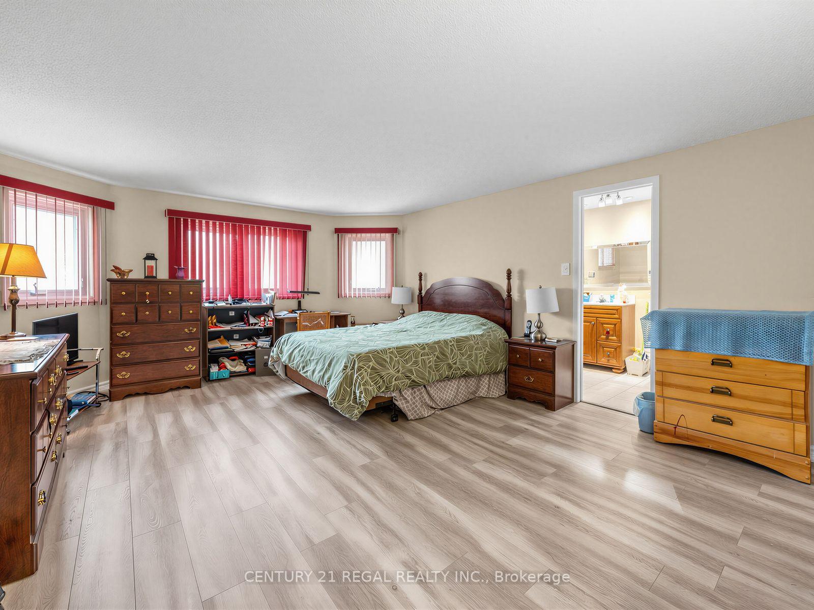 Photo 18 of 41 Coe Drive, Ajax, Central — HOMEH