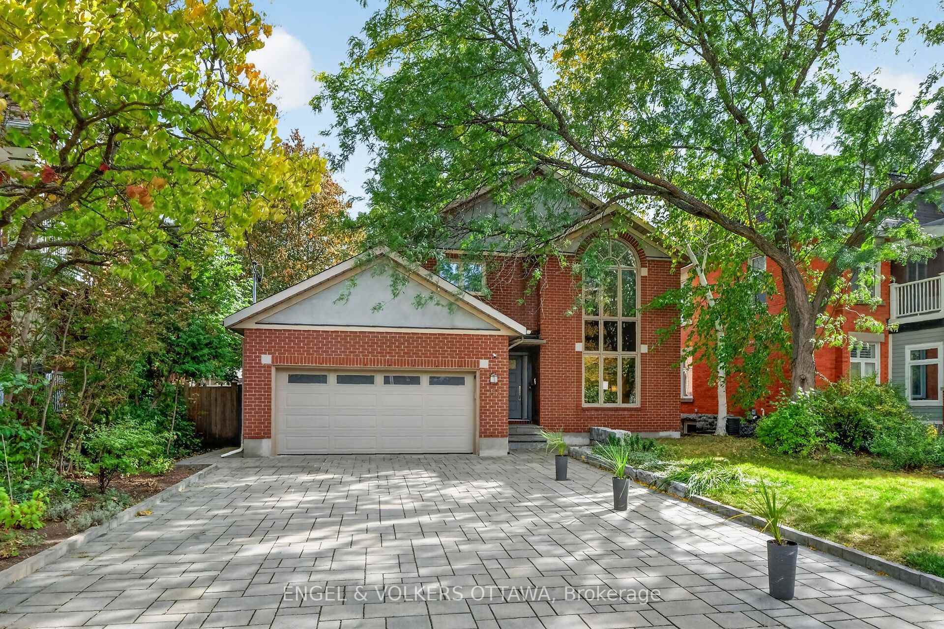 Photo of 628 Byron Avenue