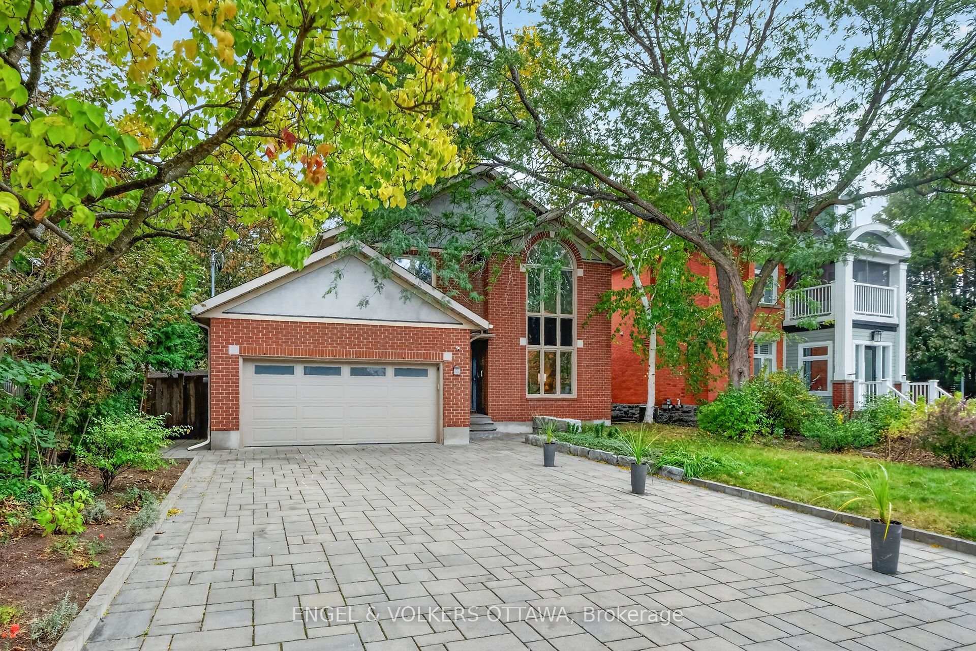 Photo 2 of 628 Byron Avenue, Ottawa, McKellar/Highland — HOMEH