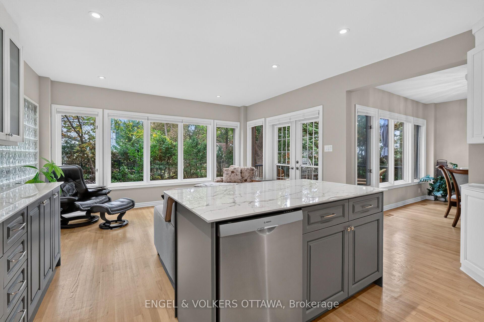 Photo 18 of 628 Byron Avenue, Ottawa, McKellar/Highland — HOMEH