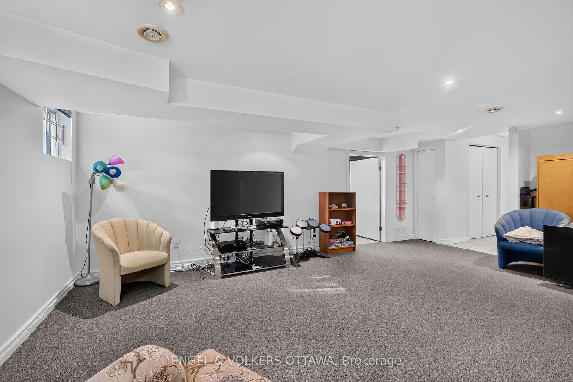 Photo 38 of 628 Byron Avenue, Ottawa, McKellar/Highland — HOMEH