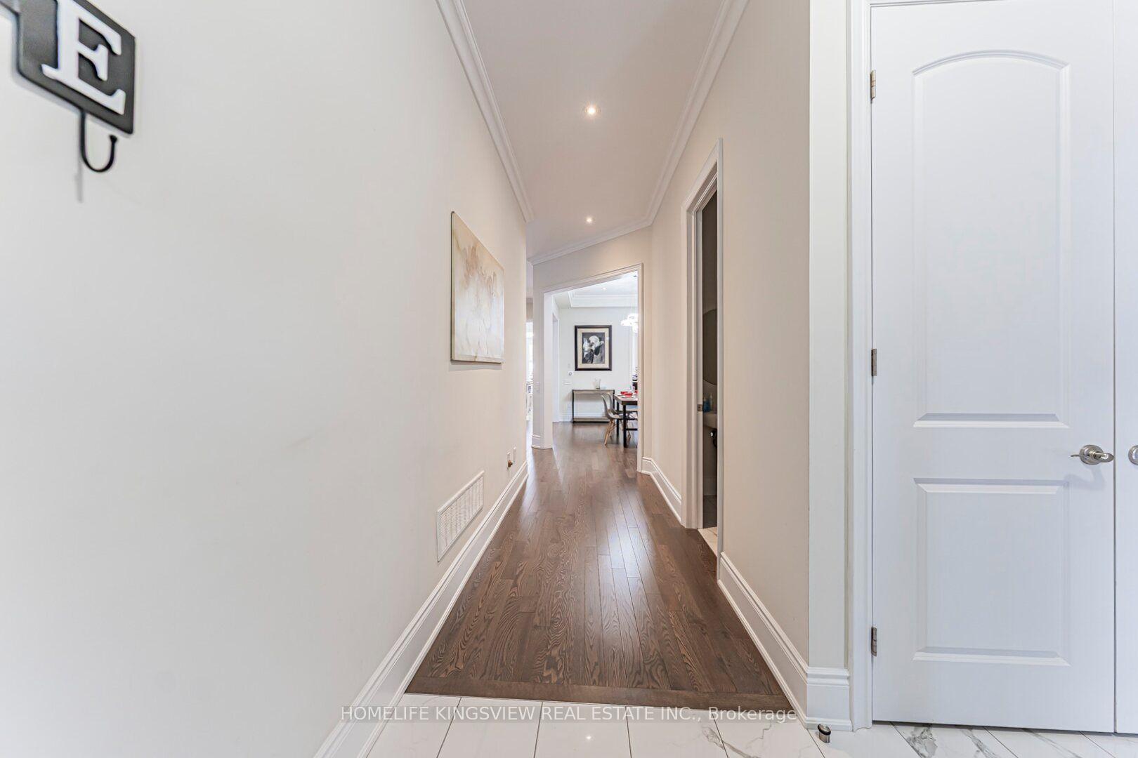 Photo 7 of 61 Ross Vennare Crescent, Vaughan, Kleinburg — HOMEH