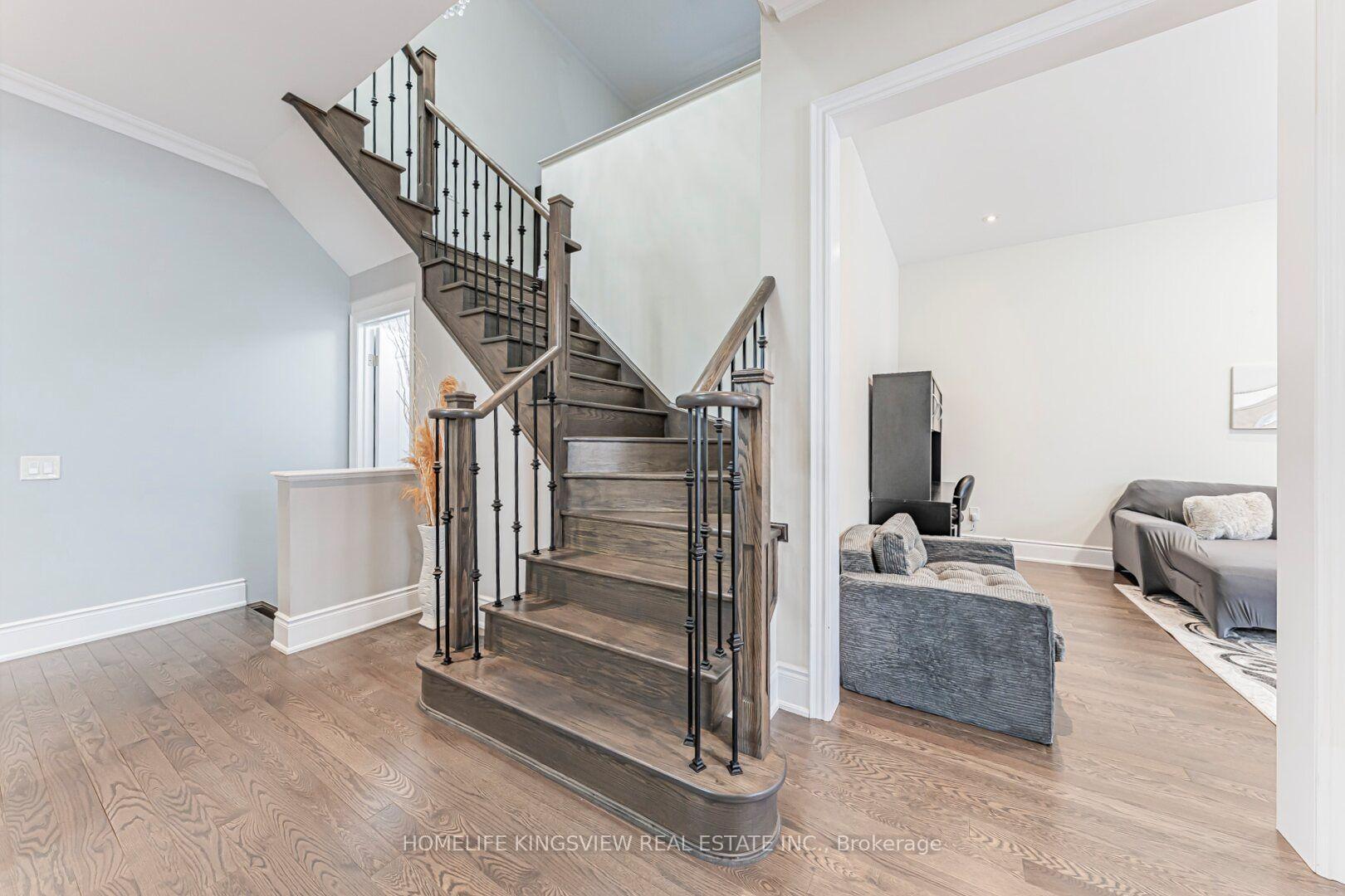 Photo 11 of 61 Ross Vennare Crescent, Vaughan, Kleinburg — HOMEH