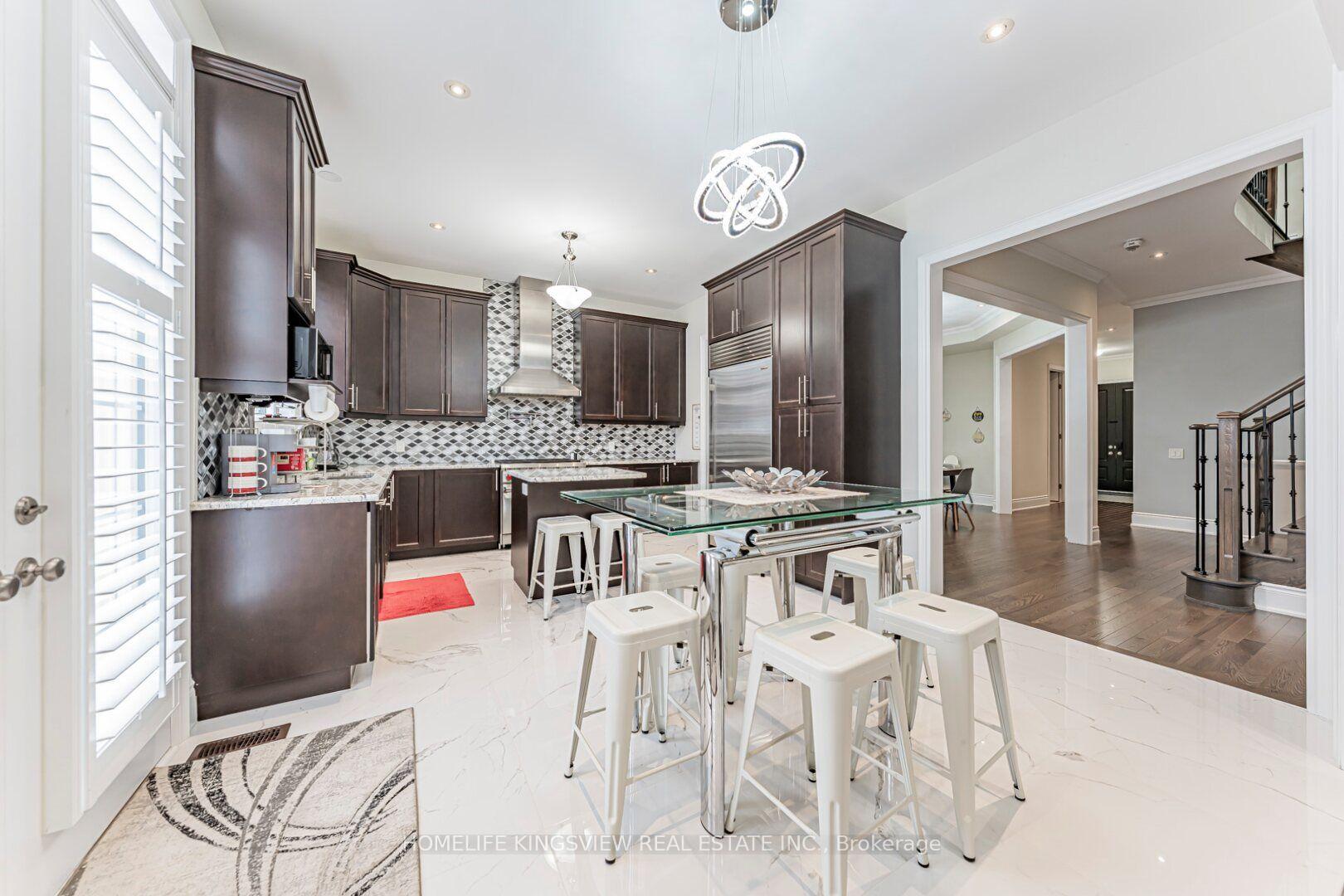 Photo 14 of 61 Ross Vennare Crescent, Vaughan, Kleinburg — HOMEH
