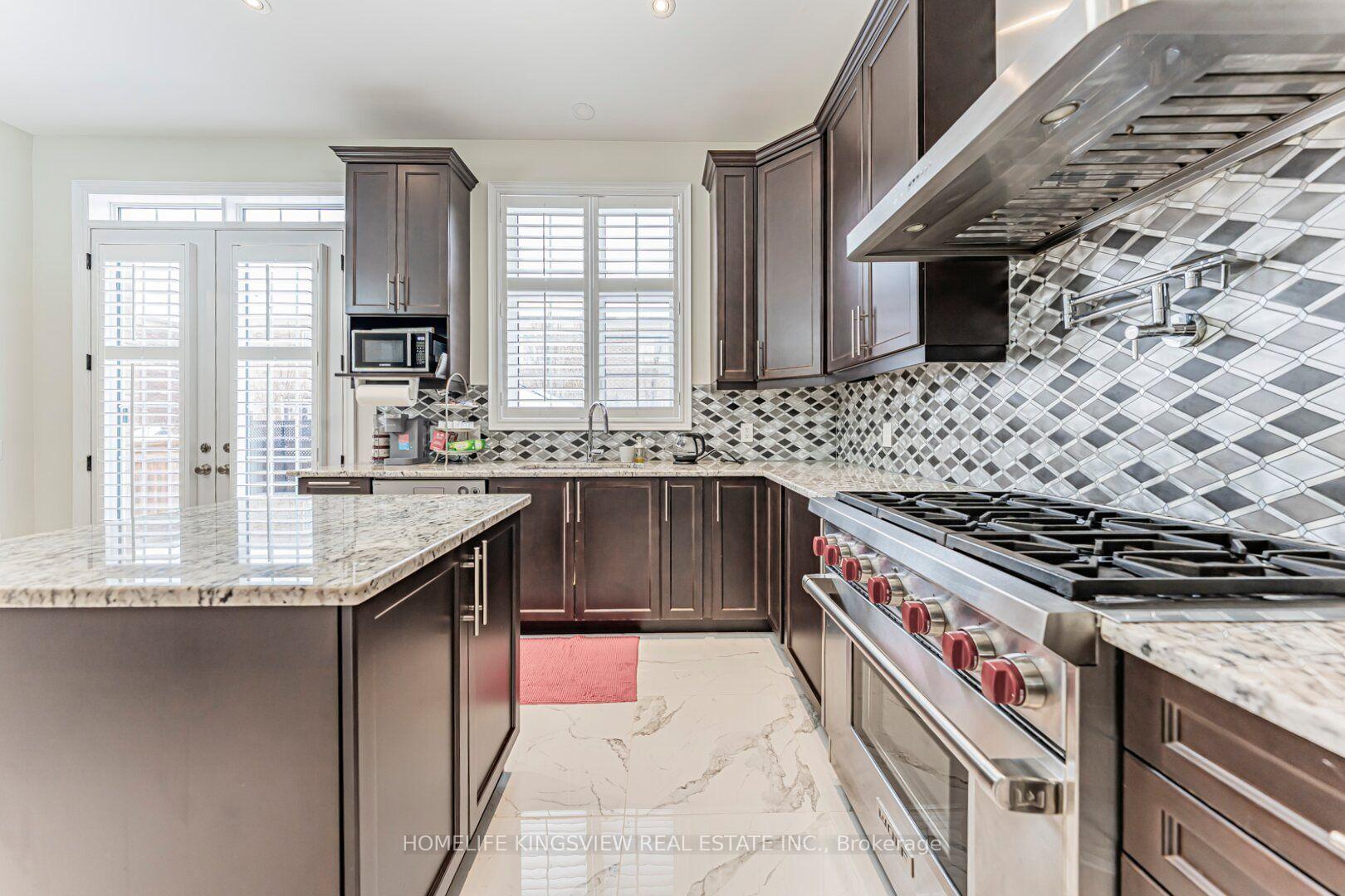 Photo 17 of 61 Ross Vennare Crescent, Vaughan, Kleinburg — HOMEH