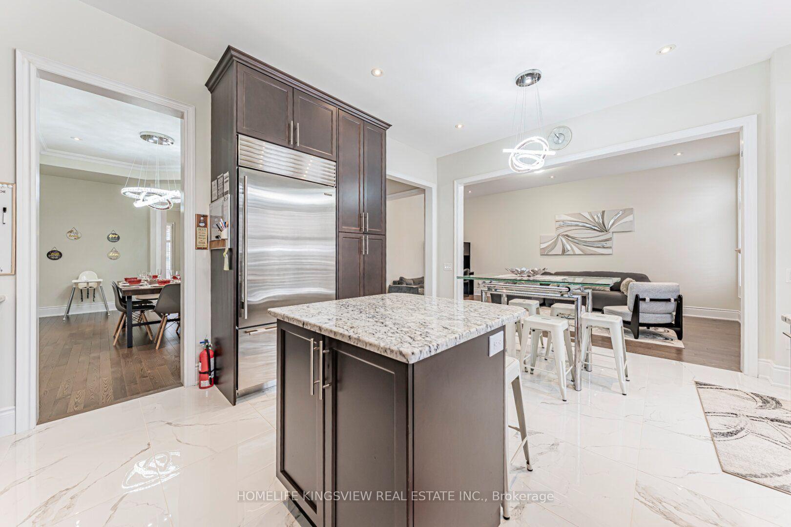 Photo 19 of 61 Ross Vennare Crescent, Vaughan, Kleinburg — HOMEH