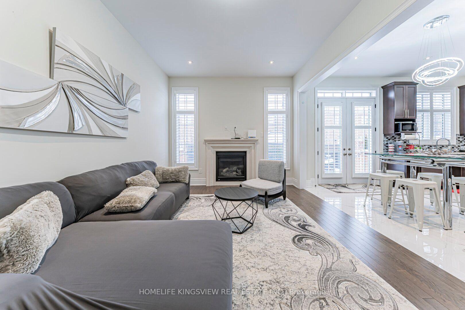 Photo 23 of 61 Ross Vennare Crescent, Vaughan, Kleinburg — HOMEH