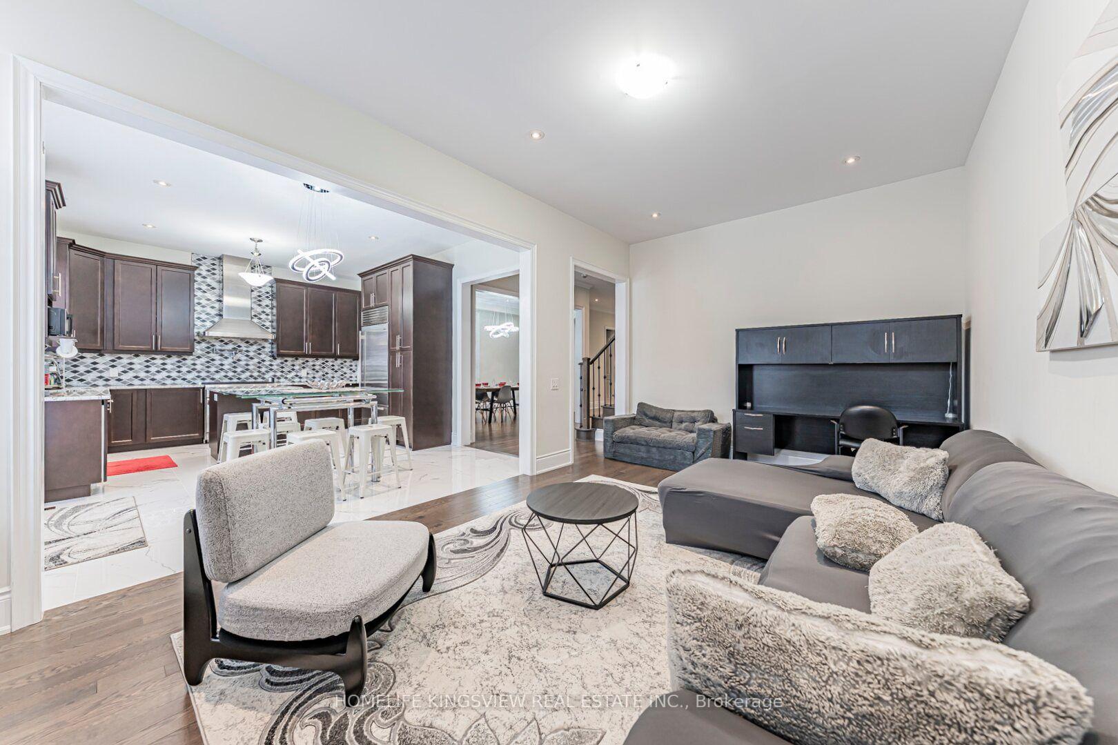 Photo 24 of 61 Ross Vennare Crescent, Vaughan, Kleinburg — HOMEH